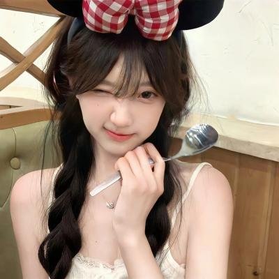 埃莱扎·施莱辛格：战妆